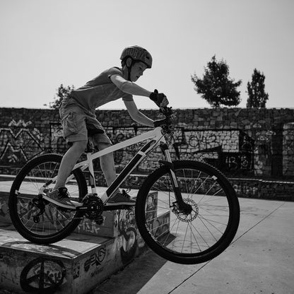 5Forty - dark grey lifestyle